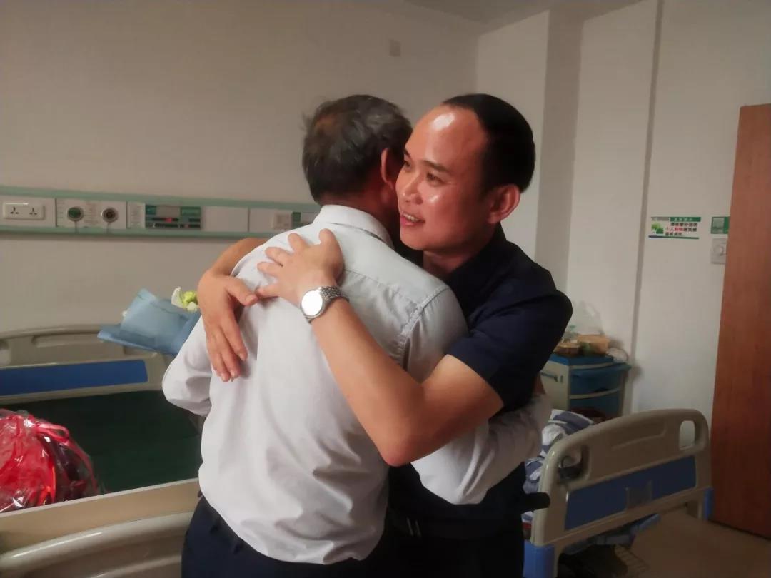 真情關(guān)懷，慰問員工丨老羅，愿您早日康復(fù)！