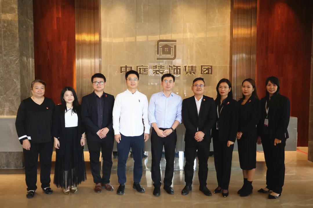 兩新黨建丨青秀區(qū)組織部、兩新組織黨工委領(lǐng)導(dǎo)到集團(tuán)調(diào)研并指導(dǎo)黨建工作